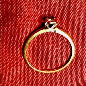 Vintage “Exquisite” Gold Ring With Missing Gemstone